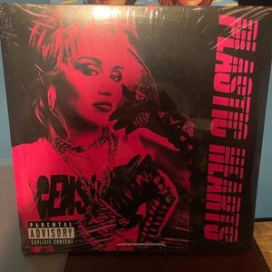 Miley Cyrus Plastic Hearts vinyl Sealed 2021